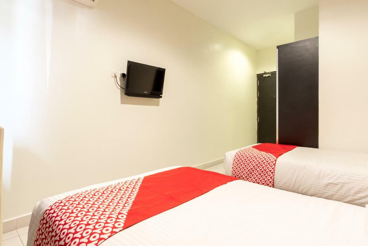 Oyo Flagship 1348 Hotel Home Anaya Medan Luaran gambar